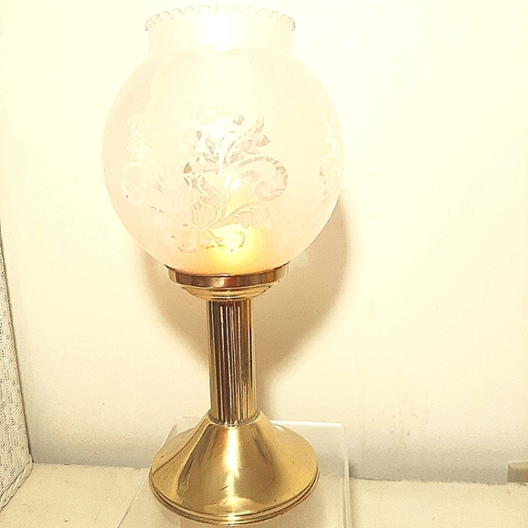 Frosted Floral Victorian Style Pedestal Gold Tone Tealight/Votive Candle Holder - Picture 1 of 7